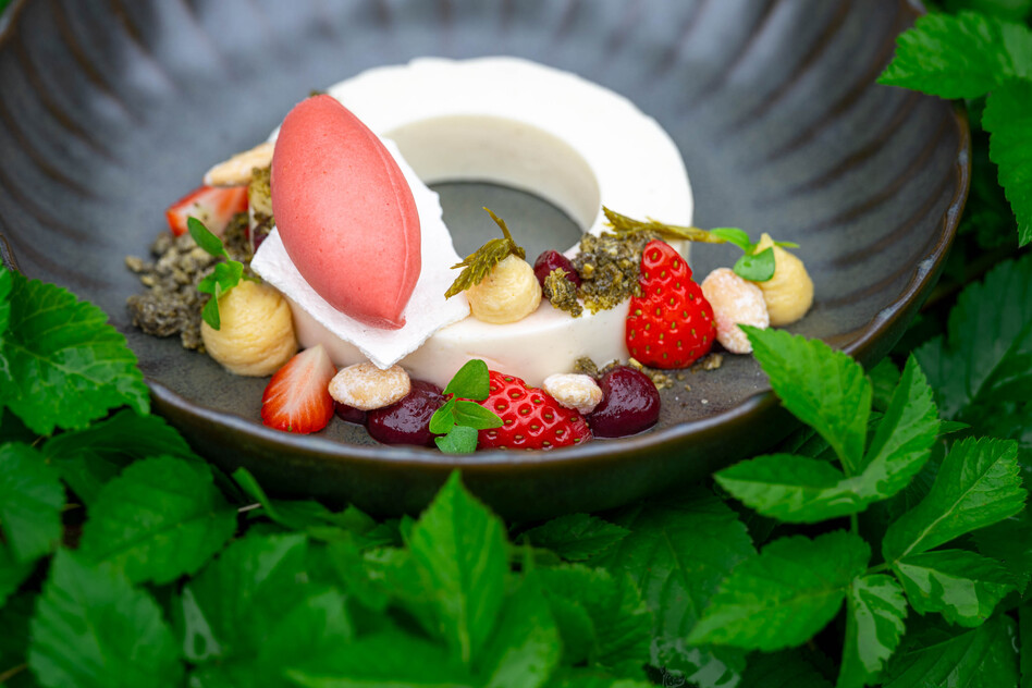 Dessert creation at Restaurant Pinus, Seegut Zeppelin